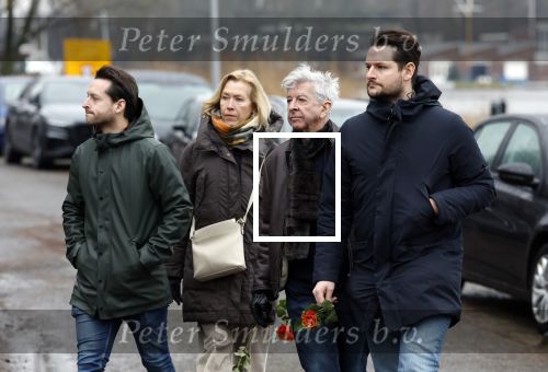 Amsterdam 27 december 2023
Afscheidsdienst / begrafenis Linda v Dyck (Dijk) op Zorgvlied. Ronald Plasterk Els Beumer zoon zonen Wouter Plasterk Willem Plasterk