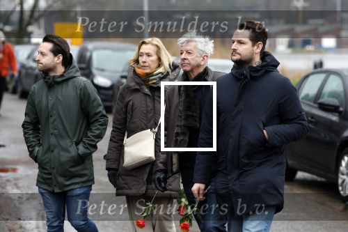 Amsterdam 27 december 2023
Afscheidsdienst / begrafenis Linda v Dyck (Dijk) op Zorgvlied. Ronald Plasterk Els Beumer zoon zonen Wouter Plasterk Willem Plasterk