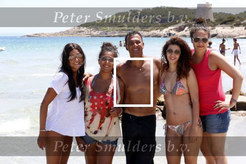 ibiza 17 juli 2012
Ruud Gullit op vakantie met al zijn 6 kinderen Felicity Charmayne Quincy Cheyenne Joelle en Maxim .
Peter Smulders bv