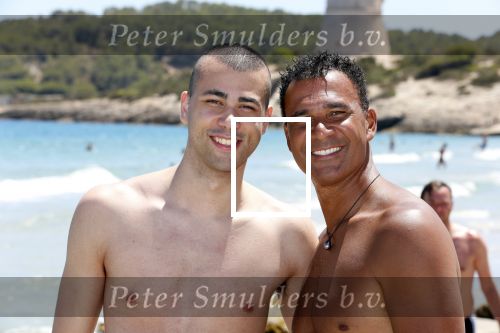 ibiza 17 juli 2012
Ruud Gullit op vakantie met al zijn 6 kinderen Felicity Charmayne Quincy Cheyenne Joelle en Maxim .
Peter Smulders bv