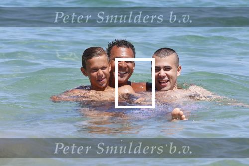 ibiza 17 juli 2012
Ruud Gullit op vakantie met al zijn 6 kinderen Felicity Charmayne Quincy Cheyenne Joelle en Maxim .
Peter Smulders bv