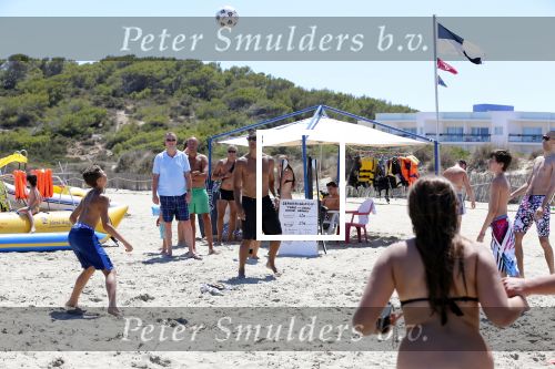 ibiza 17 juli 2012
Ruud Gullit op vakantie met al zijn 6 kinderen Felicity Charmayne Quincy Cheyenne Joelle en Maxim .
Peter Smulders bv