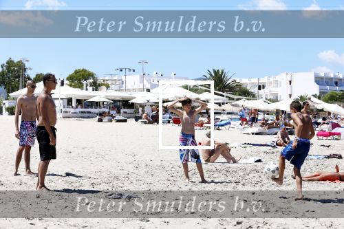 ibiza 17 juli 2012
Ruud Gullit op vakantie met al zijn 6 kinderen Felicity Charmayne Quincy Cheyenne Joelle en Maxim .
Peter Smulders bv