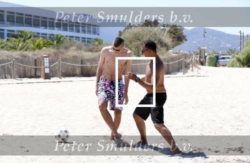 ibiza 17 juli 2012
Ruud Gullit op vakantie met al zijn 6 kinderen Felicity Charmayne Quincy Cheyenne Joelle en Maxim .
Peter Smulders bv