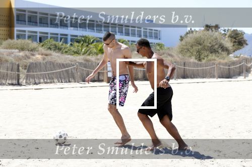 ibiza 17 juli 2012
Ruud Gullit op vakantie met al zijn 6 kinderen Felicity Charmayne Quincy Cheyenne Joelle en Maxim .
Peter Smulders bv