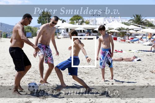 ibiza 17 juli 2012
Ruud Gullit op vakantie met al zijn 6 kinderen Felicity Charmayne Quincy Cheyenne Joelle en Maxim .
Peter Smulders bv