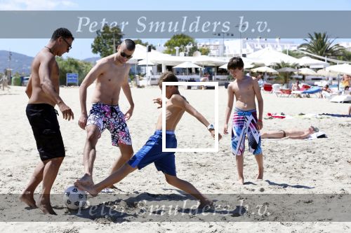 ibiza 17 juli 2012
Ruud Gullit op vakantie met al zijn 6 kinderen Felicity Charmayne Quincy Cheyenne Joelle en Maxim .
Peter Smulders bv