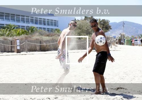 ibiza 17 juli 2012
Ruud Gullit op vakantie met al zijn 6 kinderen Felicity Charmayne Quincy Cheyenne Joelle en Maxim .
Peter Smulders bv