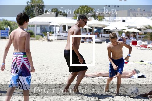 ibiza 17 juli 2012
Ruud Gullit op vakantie met al zijn 6 kinderen Felicity Charmayne Quincy Cheyenne Joelle en Maxim .
Peter Smulders bv