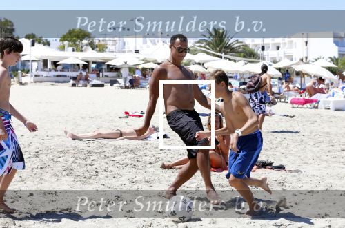 ibiza 17 juli 2012
Ruud Gullit op vakantie met al zijn 6 kinderen Felicity Charmayne Quincy Cheyenne Joelle en Maxim .
Peter Smulders bv