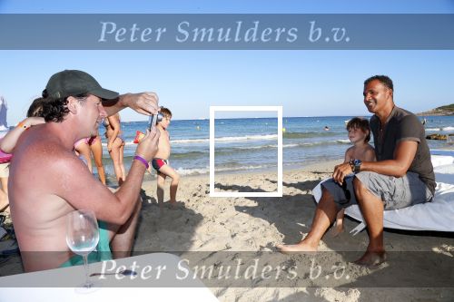 ibiza 17 juli 2012
Ruud Gullit op vakantie met al zijn 6 kinderen Felicity Charmayne Quincy Cheyenne Joelle en Maxim .
Peter Smulders bv