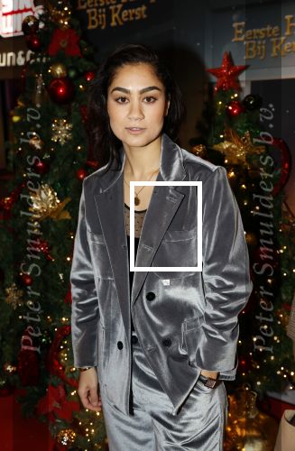 Amsterdam 6 december 2023
Premiere eerste hulp bij kerst  in Pathe Noord van Videoland.  Soumaya Ahouaoui