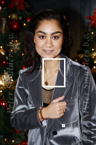 Amsterdam 6 december 2023
Premiere eerste hulp bij kerst  in Pathe Noord van Videoland.  Soumaya Ahouaoui