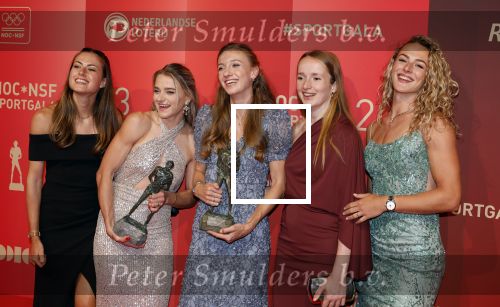 Utrecht 20 december 2023
Sportman / sportvrouw van jaar gala . Sportploeg van het jaar dee dames 400 meter met Femke Bol Lieke Klaver Eveline Saalberg Cathelijn Peeters en Lisanne de Witte
