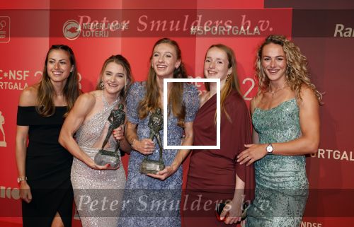 Utrecht 20 december 2023
Sportman / sportvrouw van jaar gala . Sportploeg van het jaar dee dames 400 meter met Femke Bol Lieke Klaver Eveline Saalberg Cathelijn Peeters en Lisanne de Witte