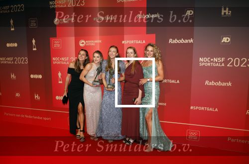 Utrecht 20 december 2023
Sportman / sportvrouw van jaar gala . Sportploeg van het jaar dee dames 400 meter met Femke Bol Lieke Klaver Eveline Saalberg Cathelijn Peeters en Lisanne de Witte