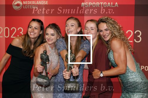 Utrecht 20 december 2023
Sportman / sportvrouw van jaar gala . Sportploeg van het jaar dee dames 400 meter met Femke Bol Lieke Klaver Eveline Saalberg Cathelijn Peeters en Lisanne de Witte