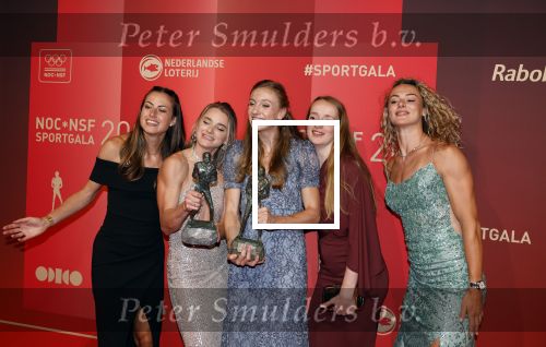 Utrecht 20 december 2023
Sportman / sportvrouw van jaar gala . Sportploeg van het jaar dee dames 400 meter met Femke Bol Lieke Klaver Eveline Saalberg Cathelijn Peeters en Lisanne de Witte