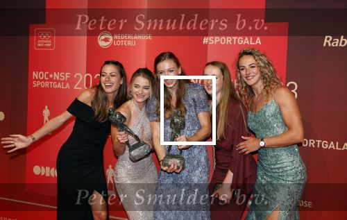 Utrecht 20 december 2023
Sportman / sportvrouw van jaar gala . Sportploeg van het jaar dee dames 400 meter met Femke Bol Lieke Klaver Eveline Saalberg Cathelijn Peeters en Lisanne de Witte