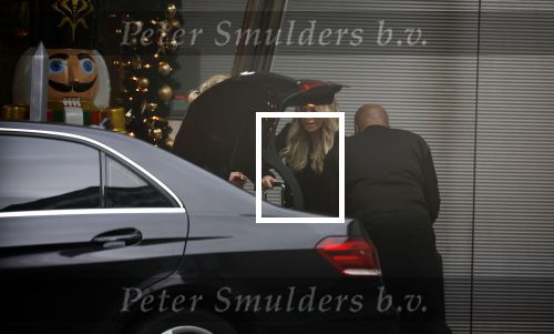 Amsterdam / Schiphol 28 december 2023
Sylvie Meis vertrekt vanaf het Appartement van partner Wim Beelen naar Schiphol. Sylvie heeft de kerstdagen bij Wim men familie gevierd.