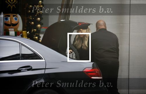 Amsterdam / Schiphol 28 december 2023
Sylvie Meis vertrekt vanaf het Appartement van partner Wim Beelen naar Schiphol. Sylvie heeft de kerstdagen bij Wim men familie gevierd.