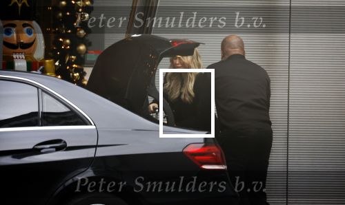 Amsterdam / Schiphol 28 december 2023
Sylvie Meis vertrekt vanaf het Appartement van partner Wim Beelen naar Schiphol. Sylvie heeft de kerstdagen bij Wim men familie gevierd.