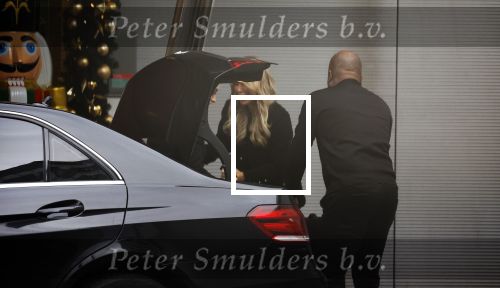 Amsterdam / Schiphol 28 december 2023
Sylvie Meis vertrekt vanaf het Appartement van partner Wim Beelen naar Schiphol. Sylvie heeft de kerstdagen bij Wim men familie gevierd.