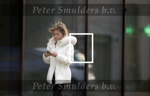 Amsterdam / Schiphol 28 december 2023
Sylvie Meis vertrekt vanaf het Appartement van partner Wim Beelen naar Schiphol. Sylvie heeft de kerstdagen bij Wim men familie gevierd.