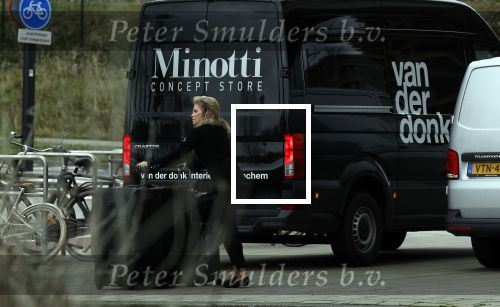 Amsterdam / Schiphol 28 december 2023
Sylvie Meis vertrekt vanaf het Appartement van partner Wim Beelen naar Schiphol. Sylvie heeft de kerstdagen bij Wim men familie gevierd.