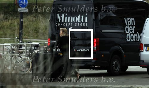 Amsterdam / Schiphol 28 december 2023
Sylvie Meis vertrekt vanaf het Appartement van partner Wim Beelen naar Schiphol. Sylvie heeft de kerstdagen bij Wim men familie gevierd.