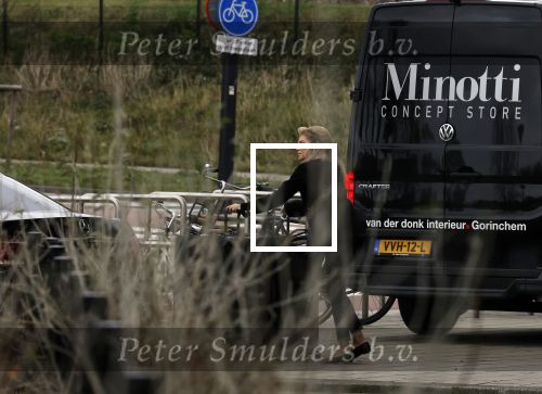 Amsterdam / Schiphol 28 december 2023
Sylvie Meis vertrekt vanaf het Appartement van partner Wim Beelen naar Schiphol. Sylvie heeft de kerstdagen bij Wim men familie gevierd.