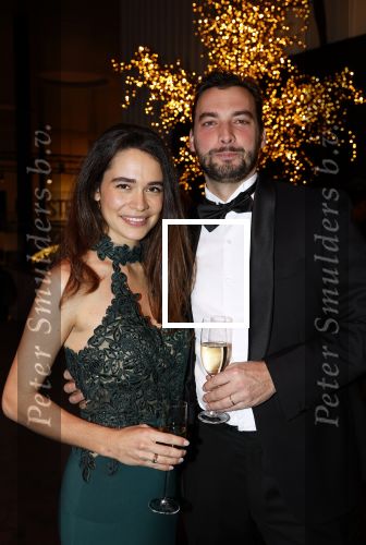 Amsterdam 9 december 2023
VIP dag van de luxury fair in de RAI. Thierry Baudet en zijn vrouw Davide Heijmans met vrienden