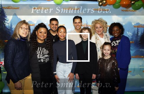 Amsterdam 2 december 2023
Premiere vogelvlucht in Pathe arena .
De cast met oa Floris Gobel Edsilia Rombley Linda Wagemakers Rayen Panday Posy Bakkum Imaani Oosterhuis Karin Bloemen en Thomas Koekkoek