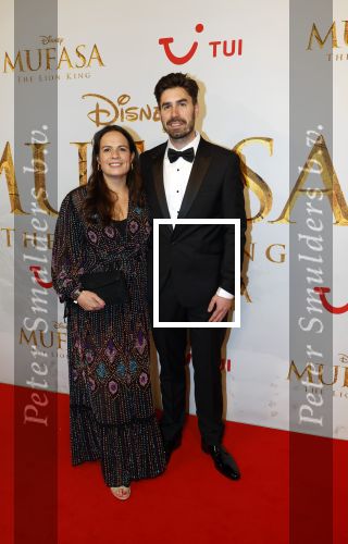 Amsterdam 17 december 2024
Premiere Mufasa (disney) in hotel l\'Europe. Aletha Leidelmeijer met partner