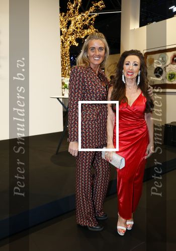 Amsterdam 13 december 2024
Regilio Tuur presenteert zijn magazine op de masters Expo . Vriendin Alex Wielders