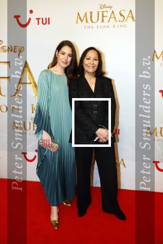Amsterdam 17 december 2024
Premiere Mufasa (disney) in hotel l\'Europe. Amber Brantsen met haar moeder