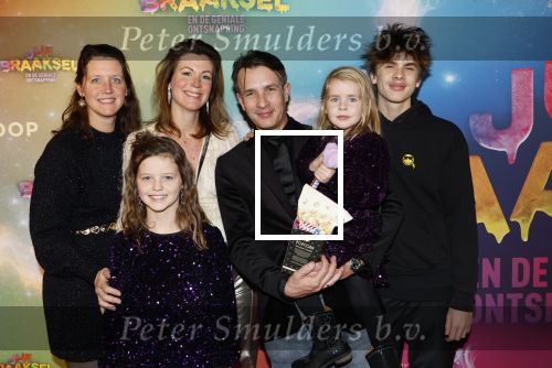 Amsterdam 8 december 2024
Premiere Juf Brakel in Pathe Arena met in de hoofdrollen Nicolette v Dam Martijn Fischer Annette Barlo Ditmar Marlin Flint de Man Floris Gobel Annick Boer Aram v d Rest Bart Oomen Carolina Dijkhuizen ea.Aram v d Rest met familie