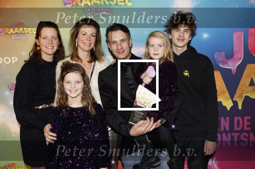 Amsterdam 8 december 2024
Premiere Juf Brakel in Pathe Arena met in de hoofdrollen Nicolette v Dam Martijn Fischer Annette Barlo Ditmar Marlin Flint de Man Floris Gobel Annick Boer Aram v d Rest Bart Oomen Carolina Dijkhuizen ea.Aram v d Rest met familie