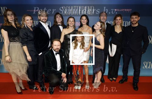 Amsterdam 9 december 2024
Premiere Schitetrend met in de hoofdrollen Holly Brood Gijs Scholten v Asschat Caro Lenssen Hannah Hoekstra Maarten Heijemans Bobbie Mulder Sidar Toksoz  in Tuschinski.
