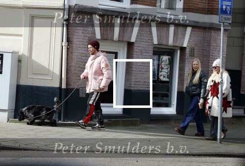Amsterdam 11 maart 2023
Oud voetballer Poulsen van Ajax met vrouw en dochetr in Amsterdam.