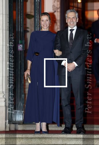 Amsterdam 11 december 2024
Koningspaar Koning Willem Alexander Koningin Maxima  bij contraprestatie Portugese staatsbezoek, Dick Schoof en partner Loes Meurs
