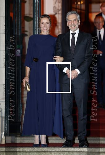 Amsterdam 11 december 2024
Koningspaar Koning Willem Alexander Koningin Maxima  bij contraprestatie Portugese staatsbezoek, Dick Schoof en partner Loes Meurs