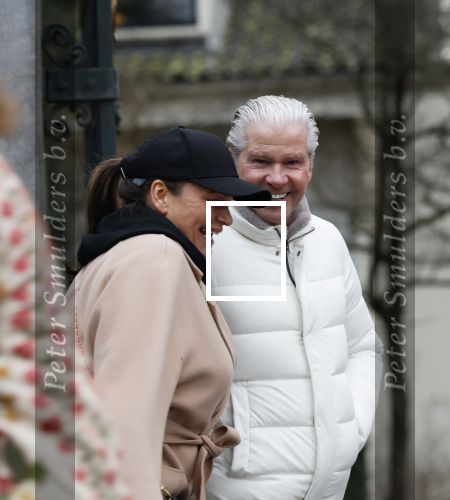 Amsterdam 11 december 2024
Dries Roelvnk en zijn vrouw Honoria op straat in Amsterdam zuid.