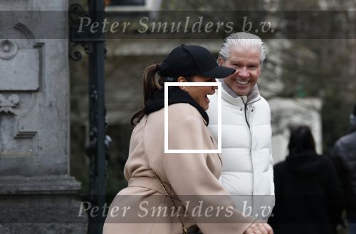 Amsterdam 11 december 2024
Dries Roelvnk en zijn vrouw Honoria op straat in Amsterdam zuid.
