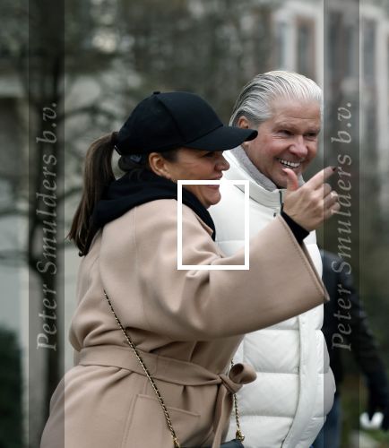 Amsterdam 11 december 2024
Dries Roelvnk en zijn vrouw Honoria op straat in Amsterdam zuid.