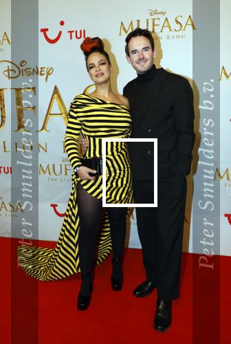 Amsterdam 17 december 2024
Premiere Mufasa (disney) in hotel l\'Europe. Eva Simons met partner