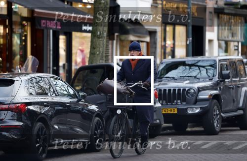 Amsterdam 11 december 2024
Ferdinand Grapperhaus op de fiets in Amsterdam zuid.