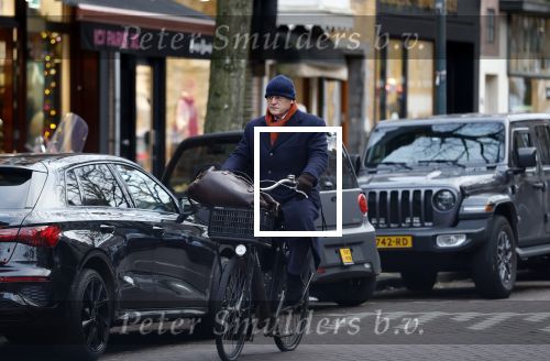 Amsterdam 11 december 2024
Ferdinand Grapperhaus op de fiets in Amsterdam zuid.