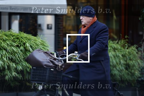 Amsterdam 11 december 2024
Ferdinand Grapperhaus op de fiets in Amsterdam zuid.