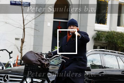 Amsterdam 11 december 2024
Ferdinand Grapperhaus op de fiets in Amsterdam zuid.